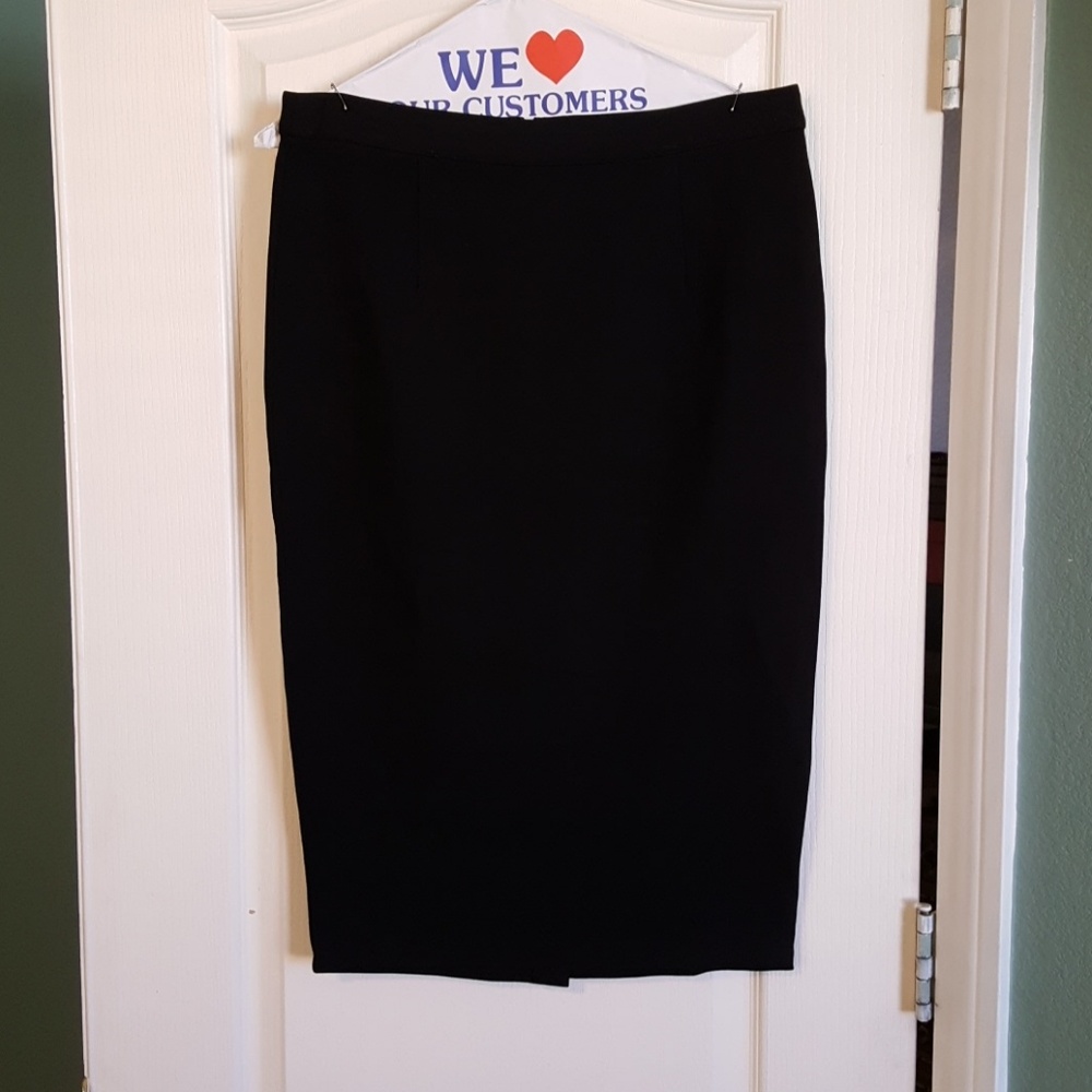 Womens  Black Skirt TL The Letter Size L